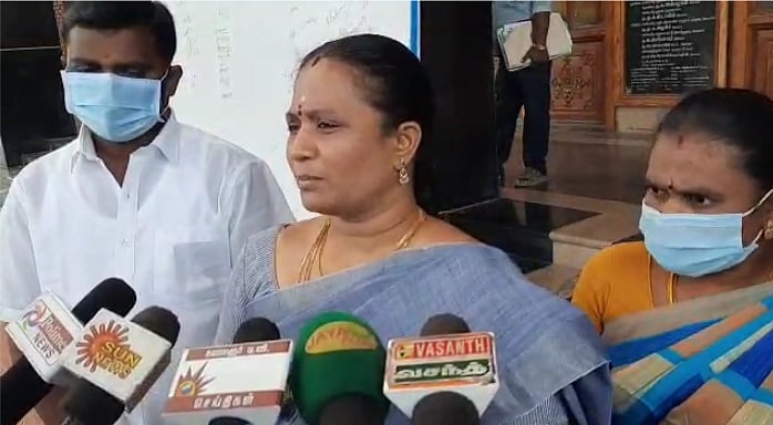 “நாகரீகமற்ற முறையில் நடந்துகொள்வார்” : அ.தி.மு.க துணைத் தலைவர் மீது ஊராட்சித் தலைவி பரபரப்பு புகார்!