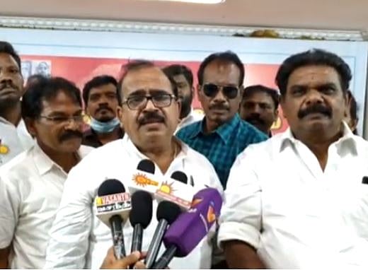 ”இன்று தரையில் இருக்கும் EPSம், OPSம் நாளை சிறையில் இருப்பார்கள்” - நாஞ்சில் சம்பத் பேச்சு!