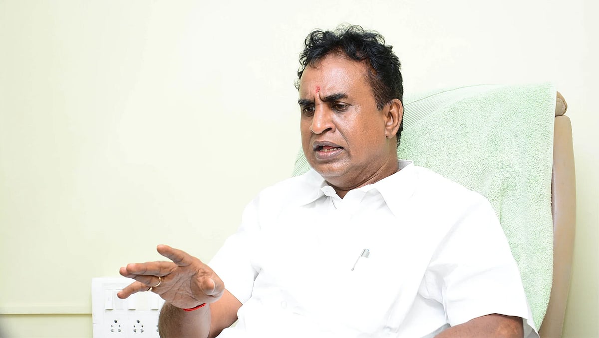 “பிளீச்சிங் பவுடர் முதல் LED லைட் வரை மெகா ஊழல்” : ரூ.12,000 கோடி பணத்தை சுருட்டிய மகாயோக்கியர் ஊழல்மணி?