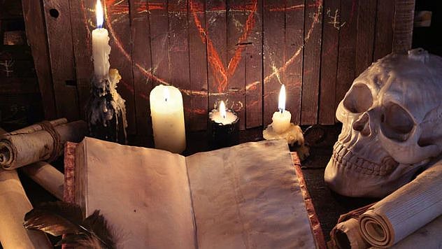 “ஆண் குழந்தைக்காக மனைவியை நிர்வாண பூஜைக்கு அனுப்பிய கணவன்” : மகாராஷ்டிராவில் 'பகீர்' சம்பவம்!