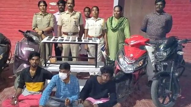 “டூ-வீலர்களை திருடி உதிரி பாகங்களை பிரித்து விற்பனை செய்த கும்பல்” : போலிஸாரிடம் சிக்கியது எப்படி?