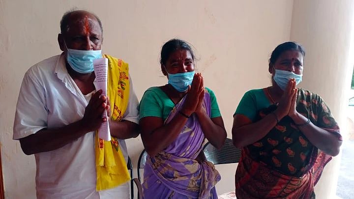 'சோறுபோடாமல் அடித்து துன்புறுத்தும் மகன்'- சொத்தை மீட்டுத்தர கோரி கண்ணீர் விடும் தந்தை: நடந்தது என்ன?