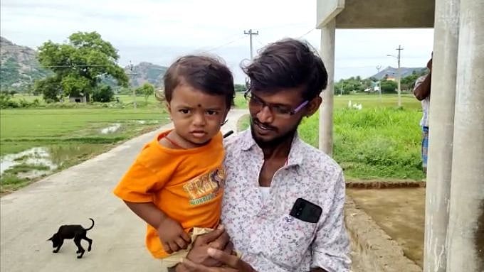“6 மாசம் என் புள்ள என்னென்ன சித்ரவதையெல்லாம் அனுபவிச்சானோ” : தாயால் தாக்கப்பட்ட குழந்தையின் தந்தை பேட்டி!