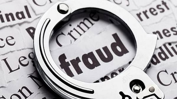 அமைச்சரின் மருமகன் எனக்கூறி ரூ.1.25 கோடி மோசடி.. திருப்பி கேட்டவரை நிர்வாணமாக்கி மிரட்டல் - நடந்தது என்ன?