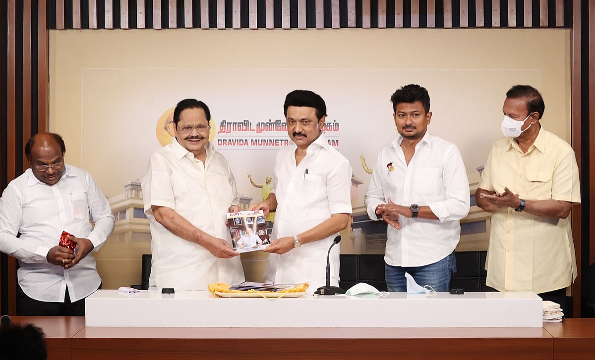 “’The Rising sun’ இதழ் மூலம் காலத்தின் கட்டளையை
 நிறைவேற்றிய உதயநிதி ஸ்டாலின்” : ‘முரசொலி’ புகழாரம் !