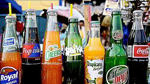 மக்களே உஷார்.. குளிர்பானத்தால் தொடரும் பதற்றம் : குளிர்பானம் குடித்த 2 சிறுமிகளுக்கு உடல்நல பாதிப்பு !