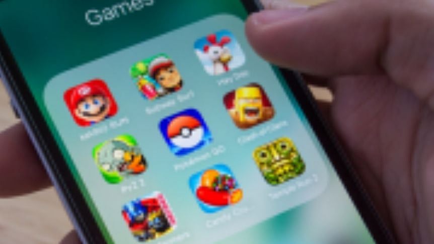 கேம் விளையாட செல்போனை கொடுக்க மறுத்த தம்பி... கோபத்தில் அக்கா எடுத்த விபரீத முடிவு : மும்பையில் சோகம்!