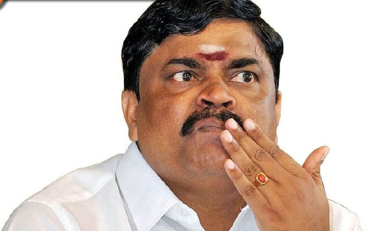 தொடர்ந்து தள்ளுபடியாகும் ஜாமின் மனு; விரைவில் சட்ட நடவடிக்கையில் சிக்கப்போகிறாரா ராஜேந்திரபாலாஜி?