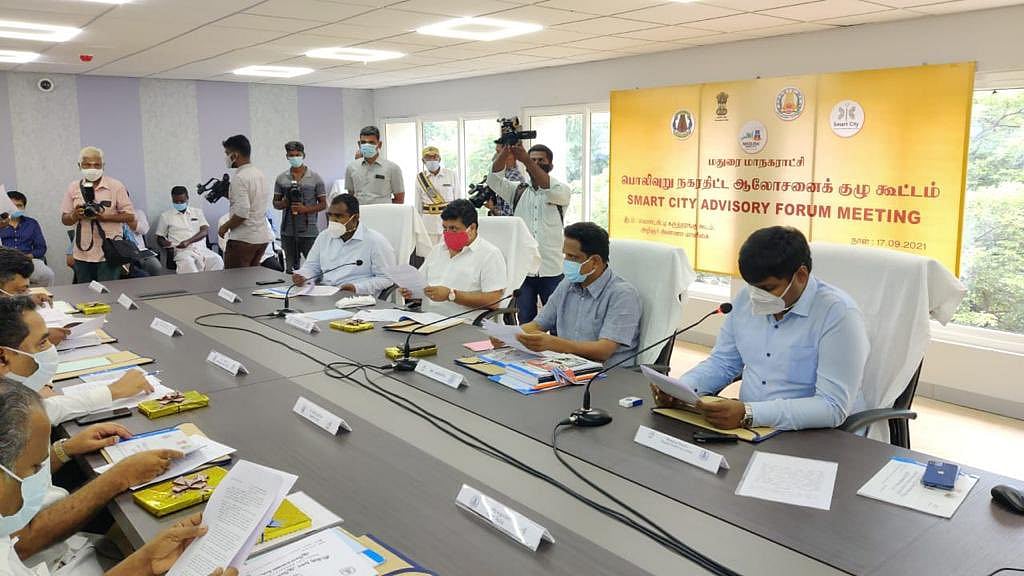 “வடிவேலு காமெடி போல உண்மையிலேயே பஸ் ஸ்டாண்டை காணவில்லை” : சு.வெங்கடேசன் எம்.பி சாடல்!