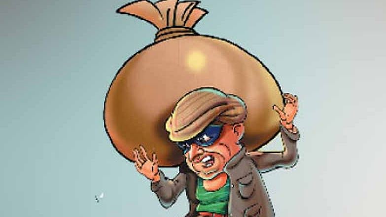 பட்டப்பகலில் வீடுபுகுந்து கொள்ளை.. பொதுமக்கள் துரத்தியதால் பணப்பையை போட்டுவிட்டு தப்பித்த கொள்ளையர்கள்!