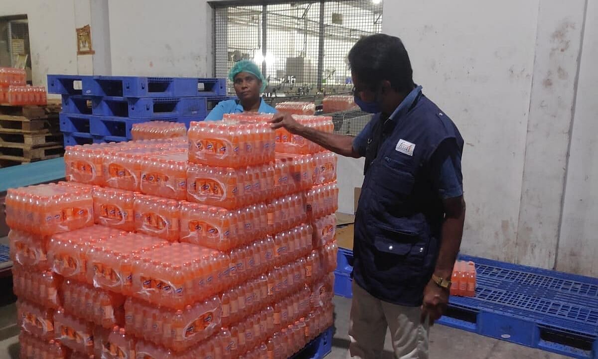 குளிர்பானம் குடித்த 2 பேர் ரத்த வாந்தி.. மீண்டும் நடந்த அதிர்ச்சி சம்பவம் - ஆலையில் அதிகாரிகள் சோதனை!