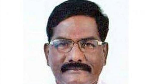 ஓய்வுபெறும் நாளன்றே சஸ்பெண்ட் செய்யப்பட்ட உயரதிகாரி... நடந்தது என்ன?