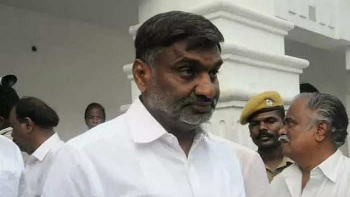 வருமானத்திற்கு அதிகமாக 654% சொத்து.. கே.சி.வீரமணிக்கு ஆப்பு? - ஒரே நேரத்தில் 28 இடங்களில் அதிரடி சோதனை!