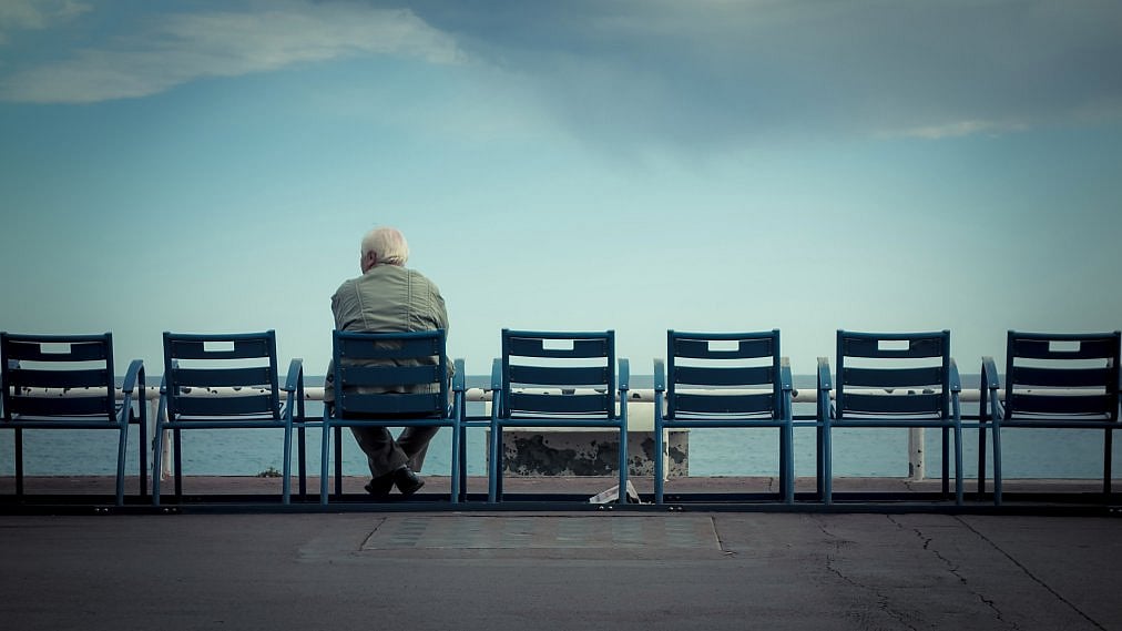 தனிமை சார்ந்த சிக்கல்களை தீர்ப்பதற்கு தனி அமைச்சர்... உலகத்தையே அச்சுறுத்தும் தனிமை மரணங்கள்!