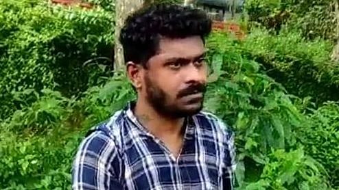 “உன்னால எனக்கு பொண்ணு கிடைக்கல” : காதலியை குத்திக் கொலை செய்த காதலன் - கேரளாவில் பயங்கரம்!