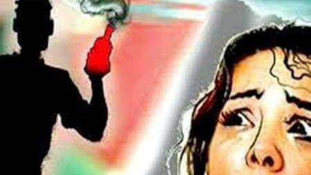 மணமுடிக்க மறுத்ததால் ஆத்திரம்: பெண்ணின் வீட்டின் மீது பெட்ரோல் குண்டு வீசிய ஒருதலை காதலன்!