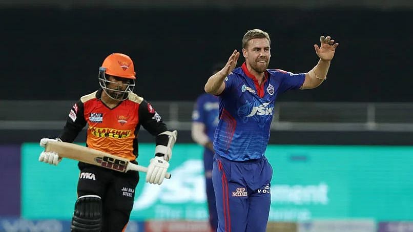 IPL 2021 : போராடாமல் வீழ்ந்த சன்ரைசர்ஸ்; முதலிடத்திற்கு முன்னேறிய டெல்லி கேப்பிட்டல்ஸ்!