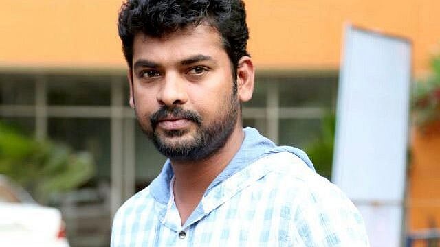 செல்பி எடுக்கும் கேப்பில் செல்போனை ஆட்டையப்போட்ட திருடன்: போலிஸில் நடிகர் விமல் பரபரப்பு புகார்!