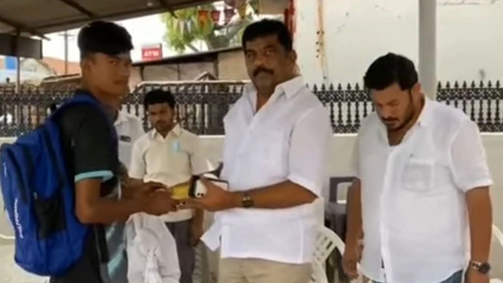 ஜீரணிக்க முடியாத துயரத்திலும் மக்கள் நலப்பணி காணும் ஒசூர் திமுக MLA : திகைப்பில் ஆழ்ந்த மக்கள்!
