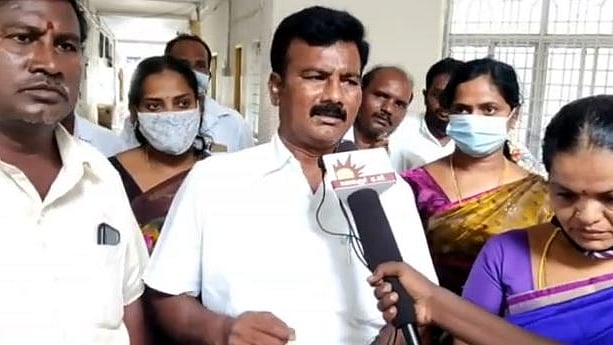 “அ.தி.மு.க ஒன்றியக்குழு தலைவர் தொட்டதெல்லாம் ஊழல்” :  சொந்தக் கட்சி உறுப்பினர்கள் புகாரால் பரபரப்பு!