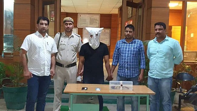 100க்கும் மேற்பட்ட திருட்டுகள்... திருடர் குல திலகமான பிரபல விளையாட்டு வீரர்... அதிர்ச்சியடைந்த போலிஸ்!