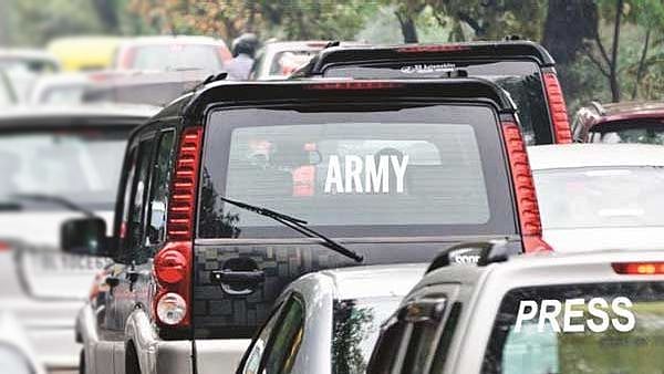 “நம்பர் போர்டு to ஸ்டிக்கர் வரை.. இனி கார்களில் இவற்றை கண்டிப்பாக பின்பற்ற வேண்டும்” : நீதிமன்றம் அதிரடி!