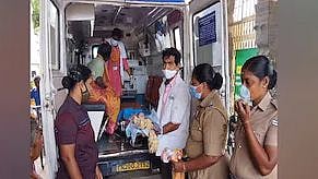 பிரசவ வலியால் துடித்த மனநலம் பாதிக்கப்பட்ட பெண்- துயர் துடைத்த மகளிர் காவலர்கள்: நெகிழ்ச்சி சம்பவம்!