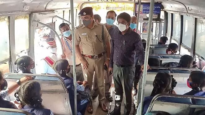 மாணவர்களுக்கென 4 புதிய பேருந்து சேவை.. விழுப்புரம் ஆட்சியரின் நடவடிக்கையால் பள்ளி மாணவர்கள் நெகிழ்ச்சி !