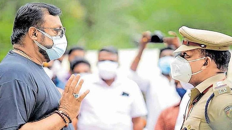 “முதல்ல சல்யூட் அடிங்க” : பாதுகாப்புக்கு வந்த போலிஸிடம் திமிராக நடந்துகொண்ட பா.ஜ.க எம்.பி சுரேஷ்கோபி!