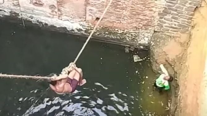 காதலியுடன் போனில் பேசும்போது கிணற்றில் விழுந்த காதலன்.. 10 மணி நேரத்திற்கு பின் மீட்பு!