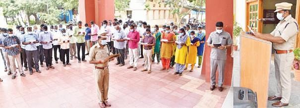 தி.மு.கவுக்கும் அ.தி.மு.கவுக்கும் இதுதான் வித்தியாசம் : கடந்தாண்டு டிரான்ஸ்ஃபர்.. இந்தாண்டு உறுதிமொழி!
