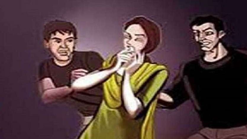 ரூ.500க்காக தப்பியோடிய கணவன்; மனைவியை சிறைபிடித்து பாலியல் வன்கொடுமை செய்த கயவர்கள் : பீகாரில் கொடூரம்!