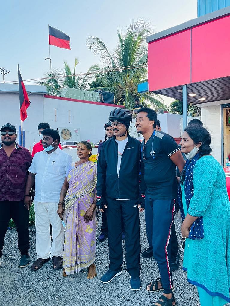 கிழக்கு கடற்கரை சாலையில் சைக்கிள் பயிற்சி மேற்கொண்ட முதலமைச்சர் மு.க.ஸ்டாலின்! (album)