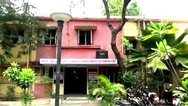 வீட்டின் பூட்டை உடைத்து தொடர் கொள்ளை.. போலிஸாருக்கு கிடைத்த ரகசிய தகவல் - 2 இளஞ்சிறார் உட்பட 4 பேர் கைது!