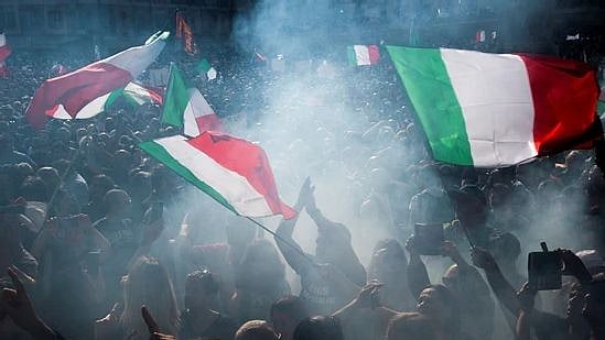 அரசின் திடீர் அறிவிப்பை கண்டித்து வீதிக்கு வந்த இத்தாலி மக்கள் : காரணம் என்ன?