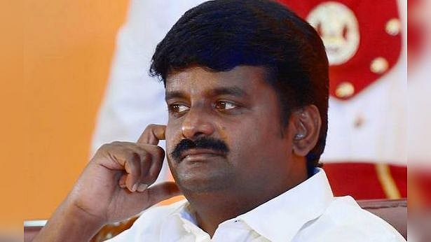 “விஜயபாஸ்கரின் சொத்துகளும், வங்கி கணக்கும் முடக்கப்பட்டது ஏன்?” : ஐகோர்ட்டில் வருமான வரித் துறை விளக்கம்!