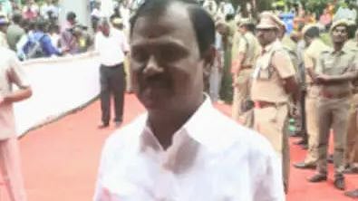 ரூ.17 லட்சம் பண மோசடி... எடப்பாடி பழனிசாமியின் உதவியாளர் மீது போலிஸ் வழக்குப் பதிவு!