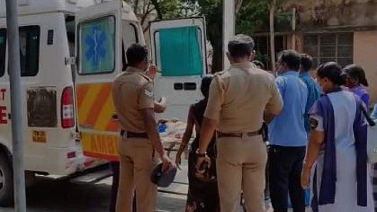 “மகளுக்கு கை, கால், முகத்தில் வெட்டு.. தூக்கில் சடலமாக தொங்கிய தந்தை” : அதிர்ச்சி சம்பவம் - நடந்தது என்ன?