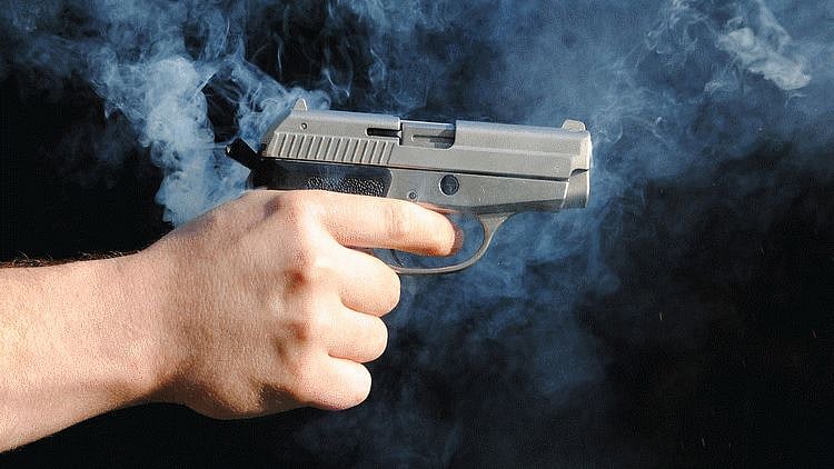 “தன்னைத்தானே சுட்டுக் கொண்ட 4 வயது சிறுவன்” : தலைமை காவலரின் மகனுக்கு நேர்ந்த அவலம் - அதிர்ச்சி சம்பவம்!