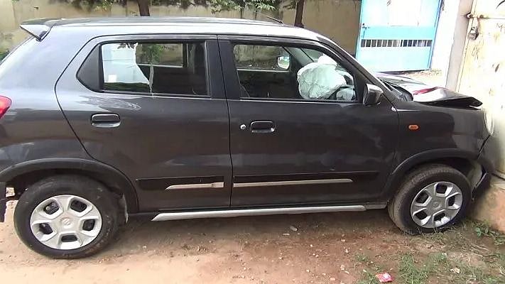 காரை ஓட்டிப் பார்க்க எடுத்த ஆசிரியருக்கு நேர்ந்த விபரீதம் : கிருஷ்ணகிரியில் சோகம்!