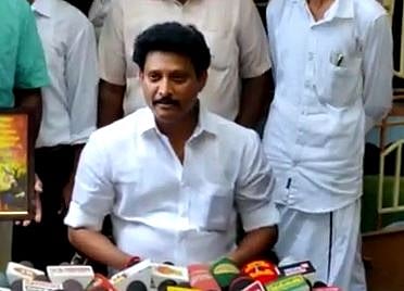 விடுமுறை நாட்களில் அரசுப்பள்ளி மாணவர்களுக்கு நீட் பயிற்சி: பொய் தகவல் பரப்புவோருக்கு அமைச்சர் எச்சரிக்கை!