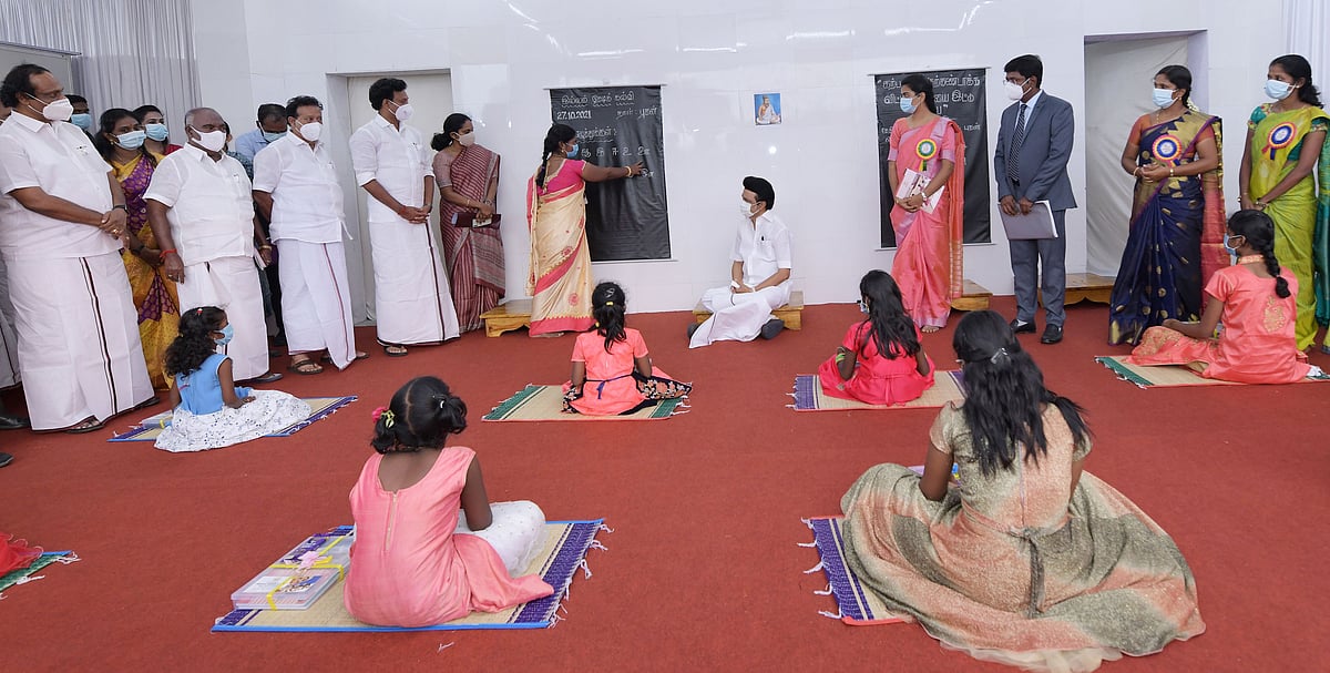 "பள்ளிக் குழந்தைகள் மீது அக்கறை கொண்டுள்ள அரசு இது” : செயல்பாட்டில் நிரூபித்த முதலமைச்சர் மு.க.ஸ்டாலின்!
