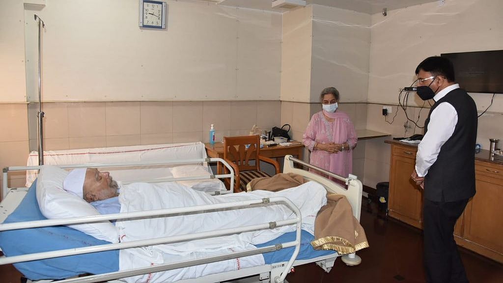 மன்மோகன் சிங் உடல்நிலை? : எப்படி இருக்கிறார் முன்னாள் பிரதமர் - மருத்துவர்கள் சொல்வது என்ன?