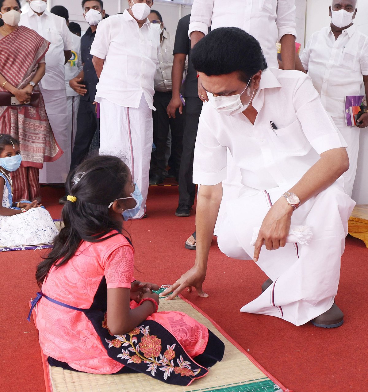 "பள்ளிக் குழந்தைகள் மீது அக்கறை கொண்டுள்ள அரசு இது” : செயல்பாட்டில் நிரூபித்த முதலமைச்சர் மு.க.ஸ்டாலின்!