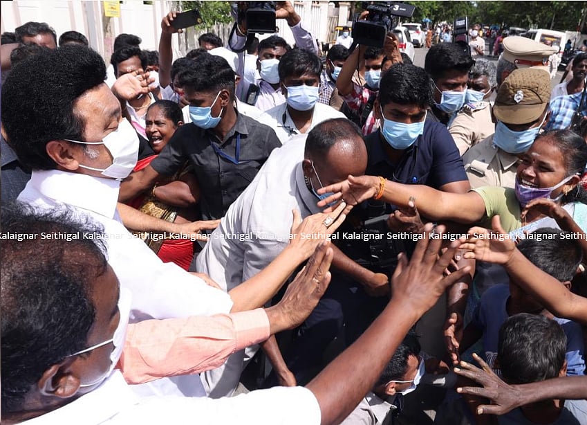 “பேருந்துகள் சரியான நேரத்தில் வருகிறதா; போதுமான வசதி உள்ளதா?” : பேருந்தில் ஏறி முதல்வர் ஆய்வு! (album)