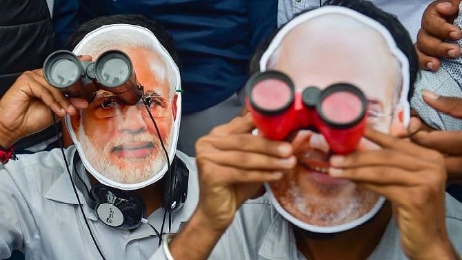 “PM Cares நிதியம் தனியாருடையது என்றால் அரசு முத்திரை ஏன்?” - ஆதாரங்களை அடுக்கி வாதாடிய மூத்த வழக்கறிஞர்!