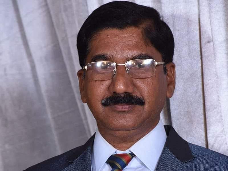 “என் சாவுக்கு இந்த 3 பேர் தான் காரணம்” : கடிதம் எழுதி வைத்துவிட்டு தற்கொலை செய்துகொண்ட கல்லூரி முதல்வர்!