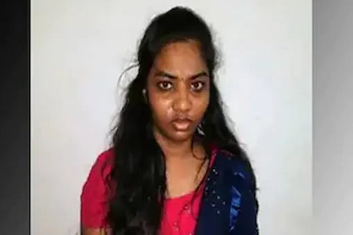 காதலனின் மனைவி புகைப்படத்தை மார்பிங் செய்து  வெளியிட்ட இளம் பெண் : விசாரணையில் வெளிவந்த அதிர்ச்சி தகவல்!