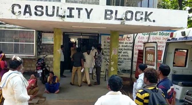 ஆசைக்கு இணங்காததால் ஆத்திரம்: இளம்பெண்ணை உயிரோடு கொளுத்திய மர்ம நபர்; உ.பியாக மாறும் பாஜக ஆளும் கர்நாடகா!