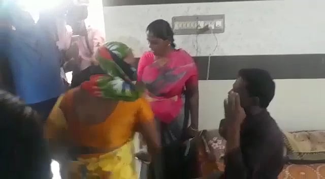 பணிபுரியும் இடத்தில் பாலியல் தொல்லை கொடுத்த ரயில்வே ஊழியர்: லாட்ஜிற்கு வரவழைத்து அடித்து உதைத்த பெண்கள்!